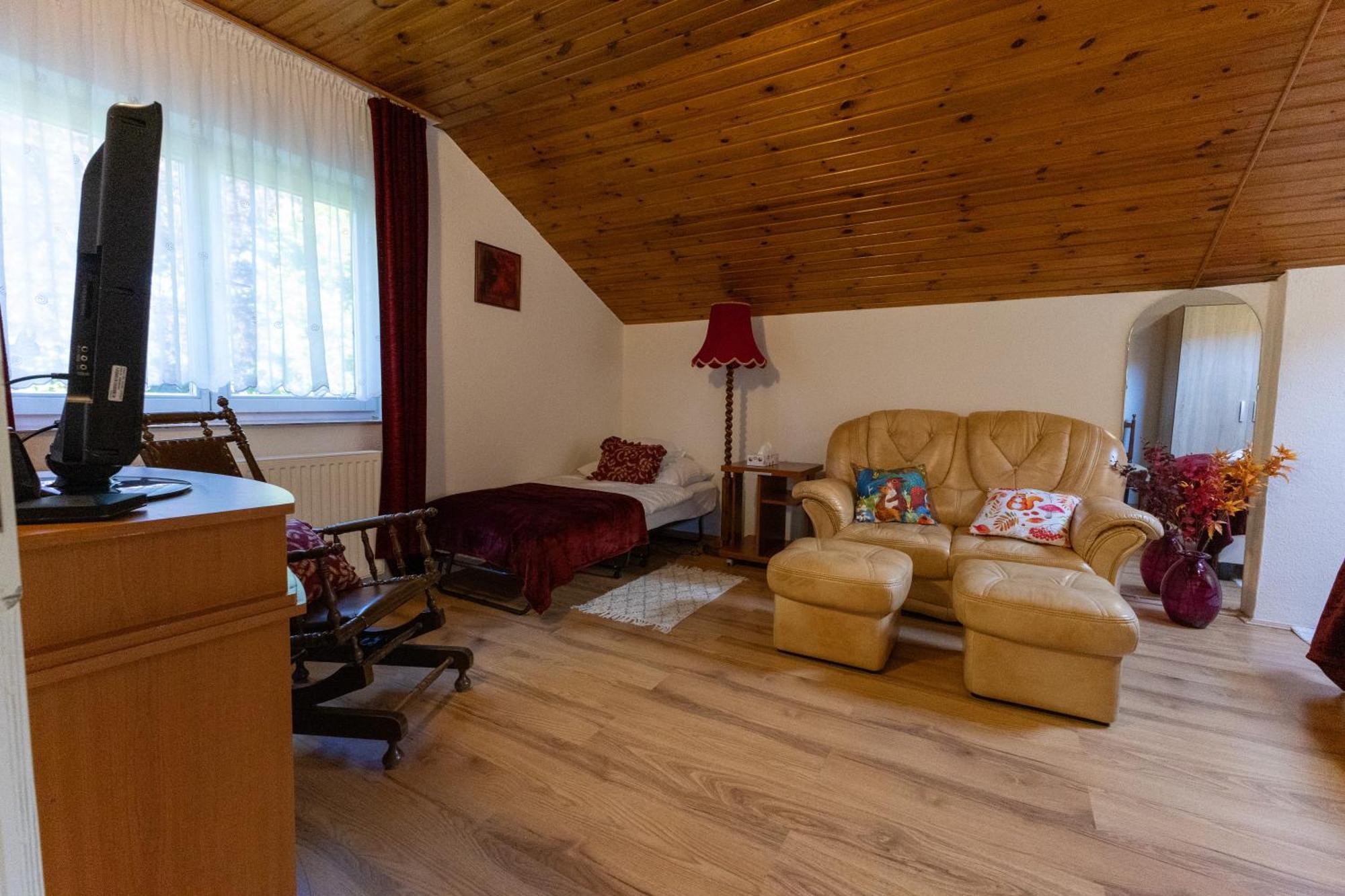 Kismokus Apartman Eger Ngoại thất bức ảnh