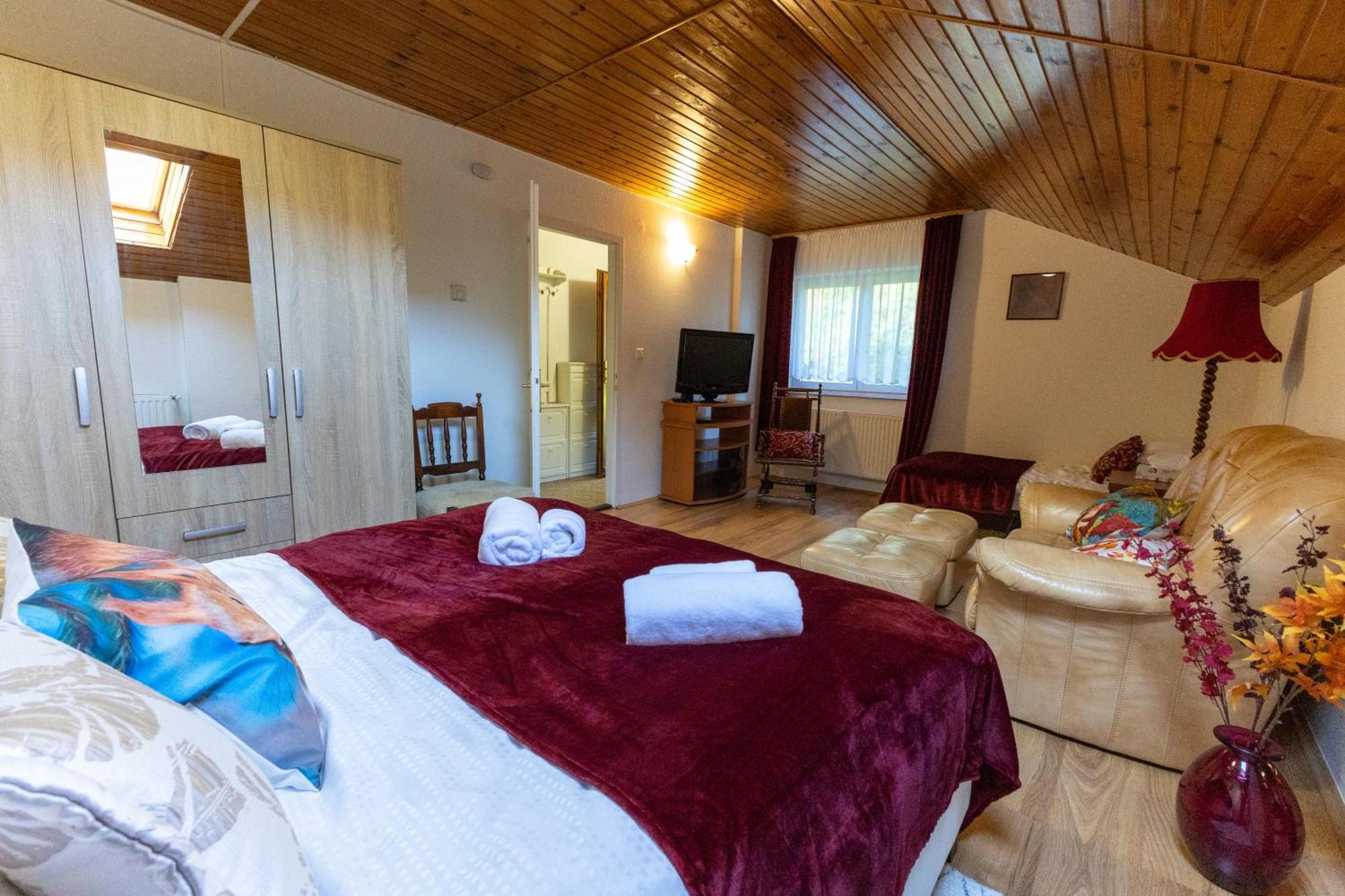Kismokus Apartman Eger Ngoại thất bức ảnh